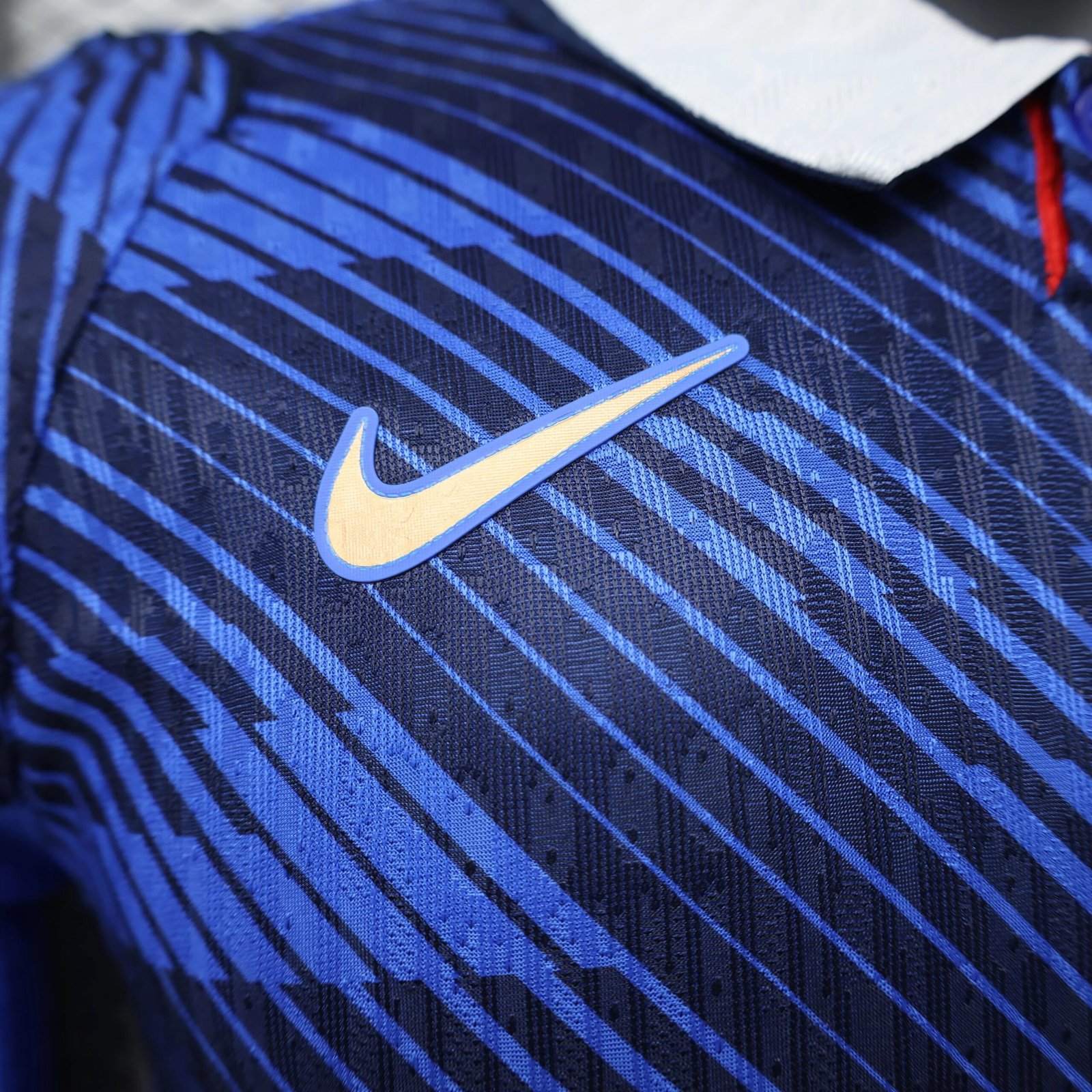 2026 France Home Long Sleeved Football Shirt (Player Edition) - Image 3
