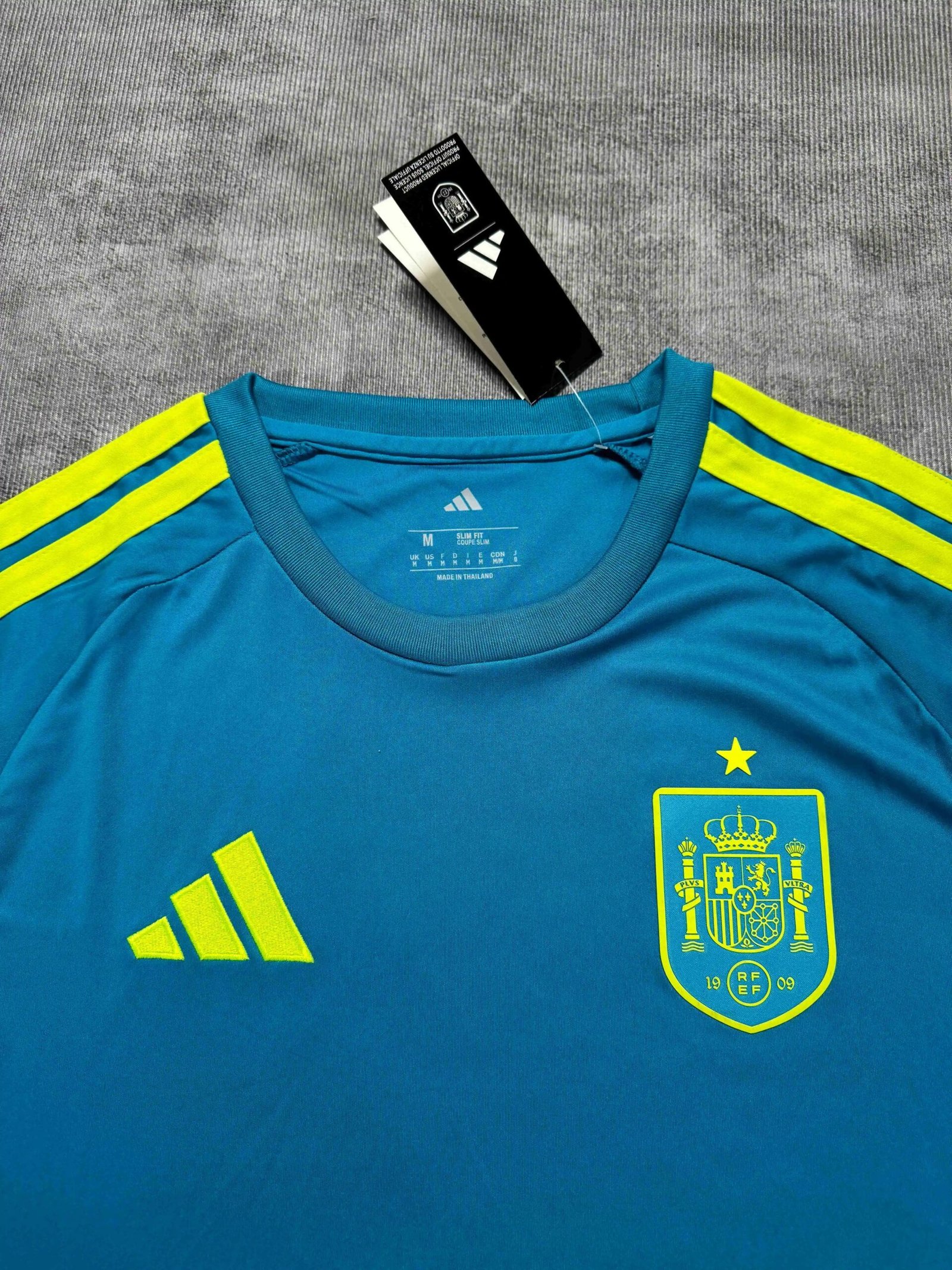 2026 Spain Goalkeeper Football Shirt (Fan Edition) - Image 3