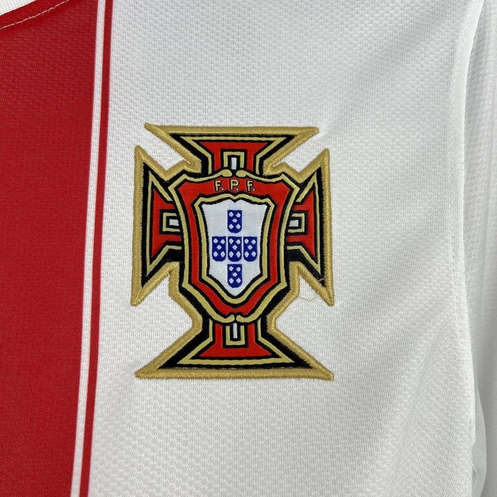 2006 Portugal Away Retro Football Shirt - Image 7