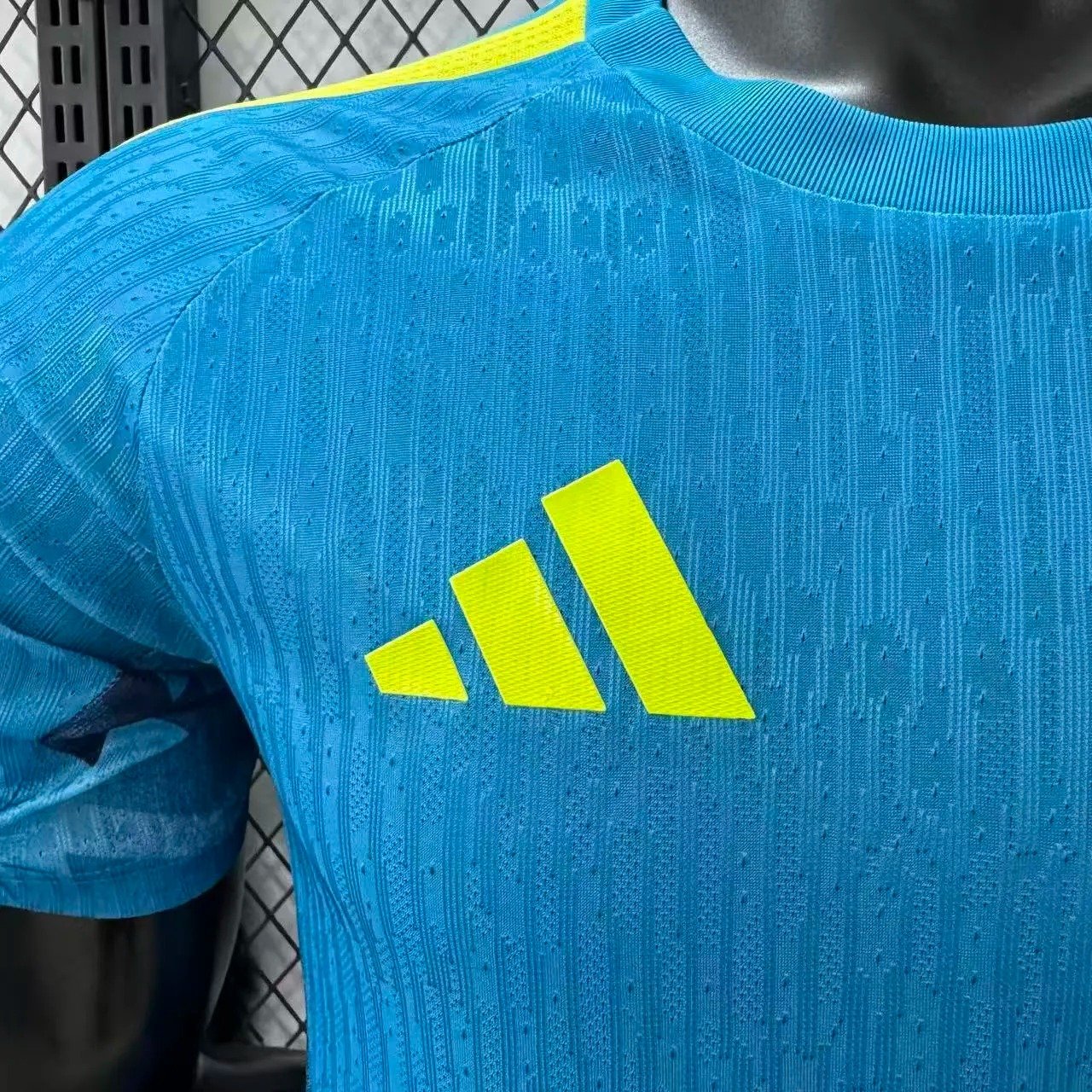 2026 Spain Goalkeeper Football Shirt (Player Edition) - Image 6