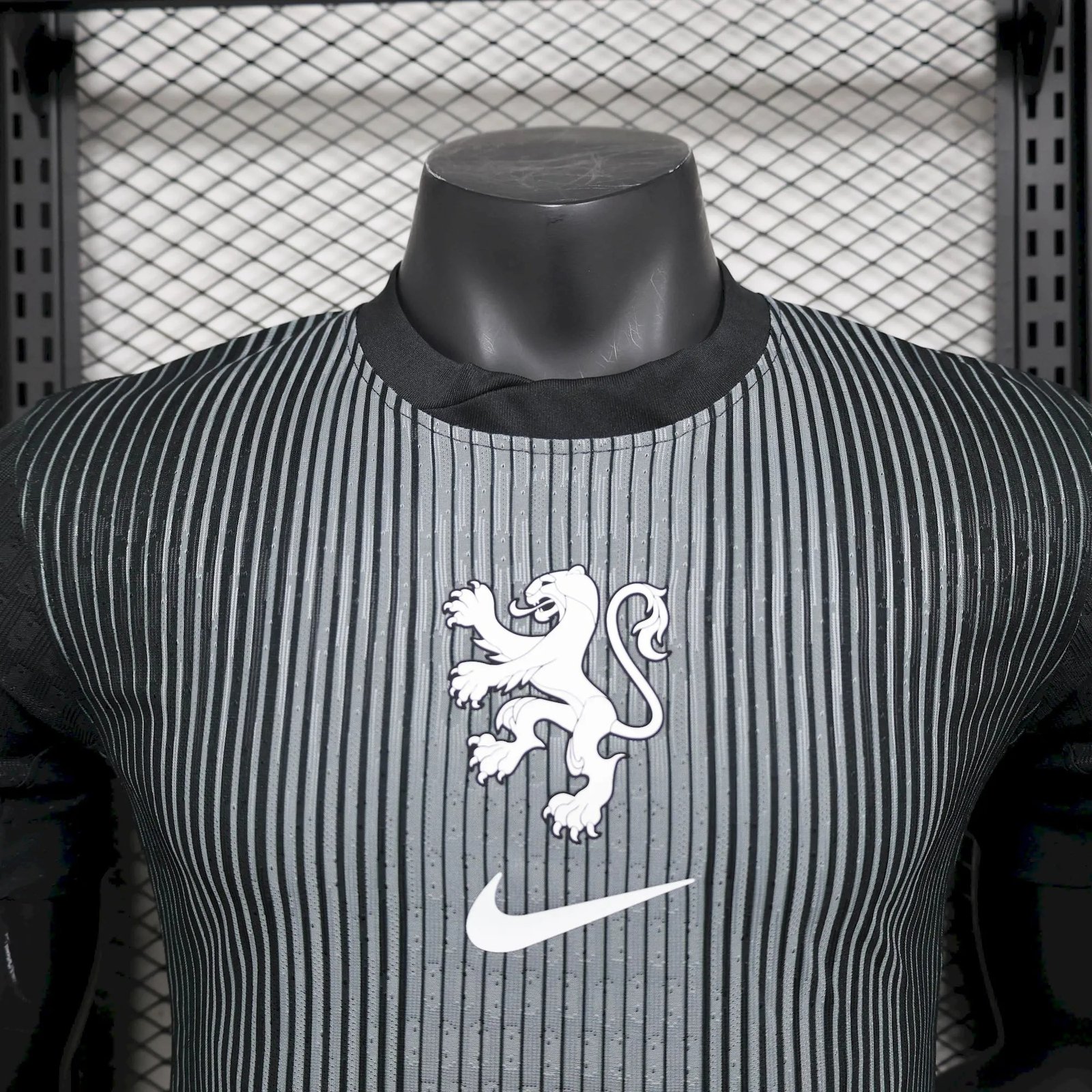 2024_2025 Netherlands goalkeeper Football Shirt (Player Edition) - Image 3