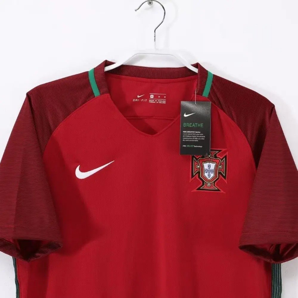 2016 Portugal Home Football Shirt (Retro Edition) - Image 4