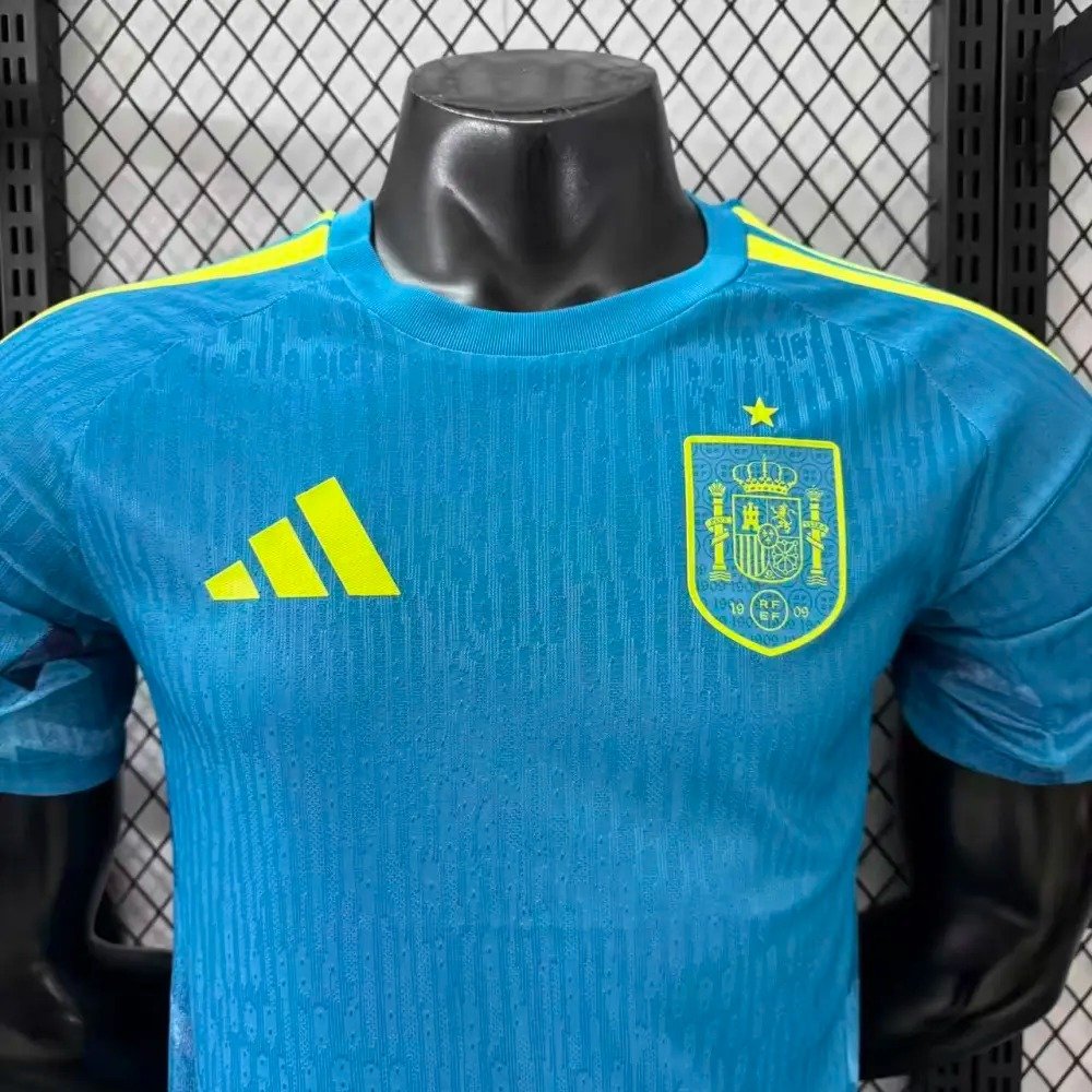 2026 Spain Goalkeeper Football Shirt (Player Edition) - Image 5