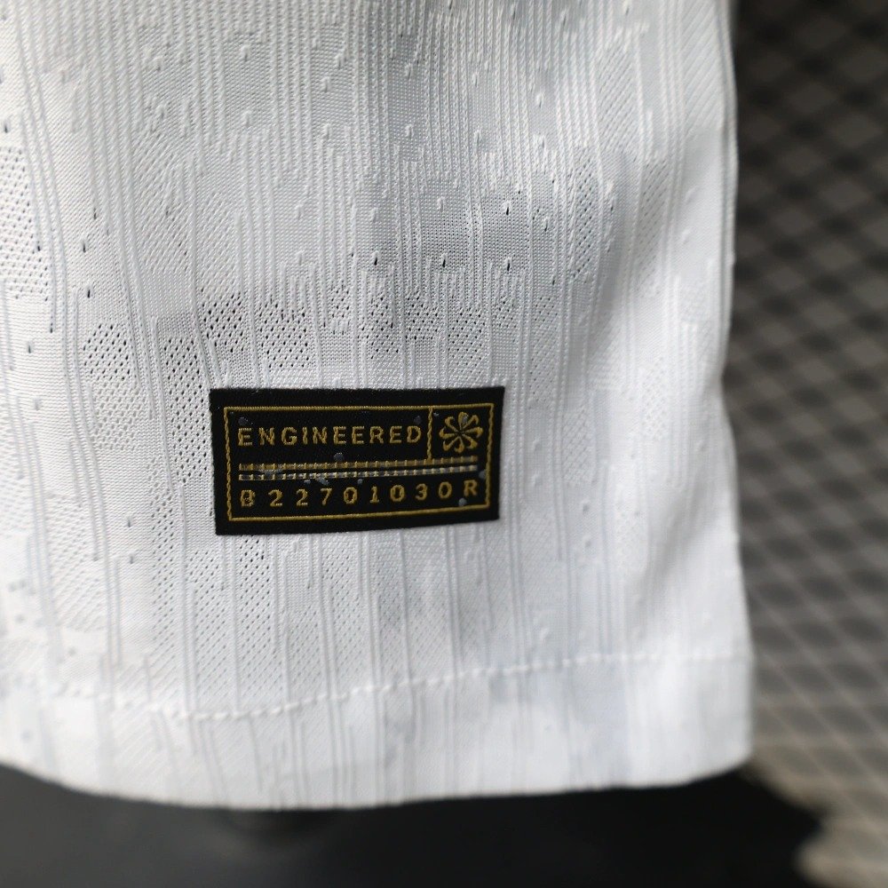 2026 England Special Edition Football Shirt (Player Edition) - Image 6